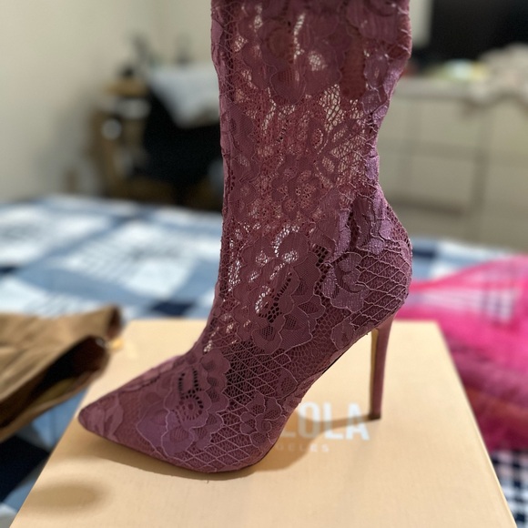 Fuschia lace heels, size 8.5, worn once - Picture 12 of 12